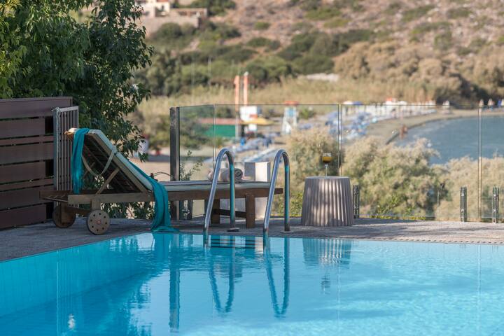 Beachfront Villa-Direct beach access & huge pool gallery image 2