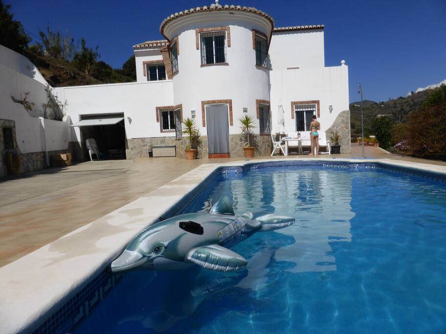 front view with swimming pool