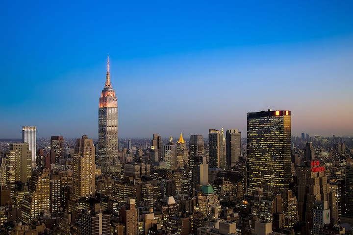 Luxury living XL spacious condo. Magnificent views gallery image 4