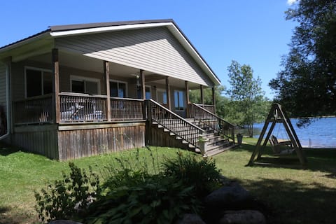 Beautiful Waterfront 5 Bedroom 4 Season
