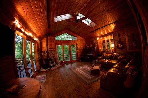 Hugel Hutte - Log Cabin Getaway