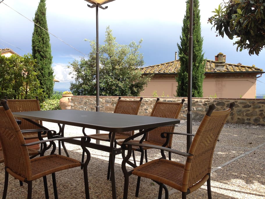 Zona pranzo esterna.