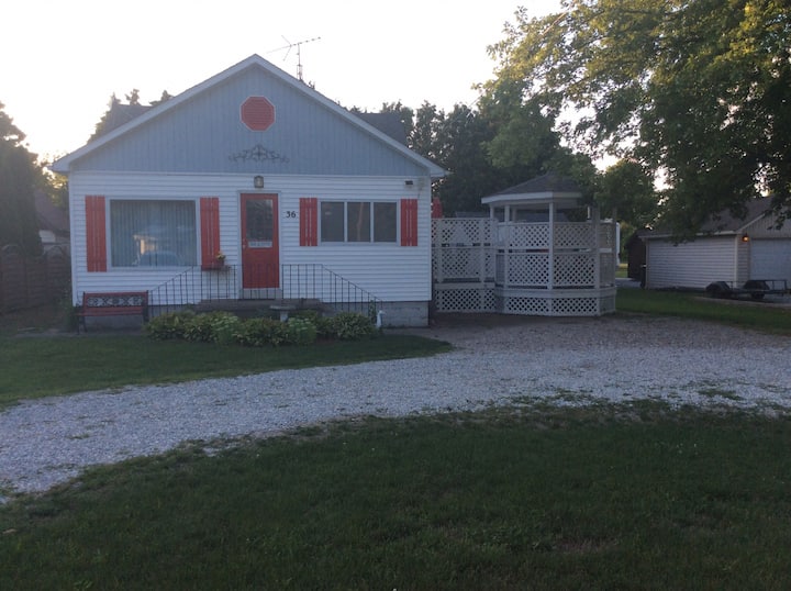 Mitchell's Bay Vacation Rentals & Homes Ontario, Canada Airbnb