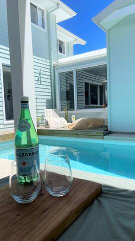 Seas Of Green – 5 Bedroom Beach House with Pool