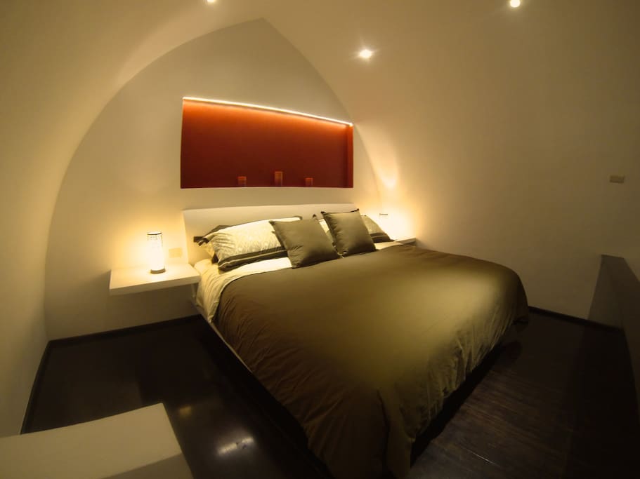 kingsize bed