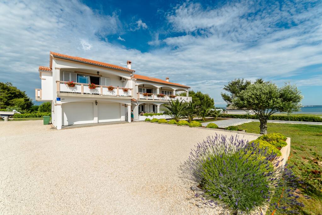 4 star private accommodation