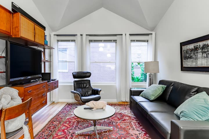 Polk Street Coach House Apartment, Little Italy/Medical Dist