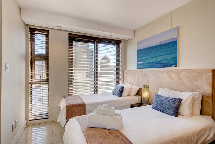 CityChic @ the Piazza meets Table Mountain gallery image 5