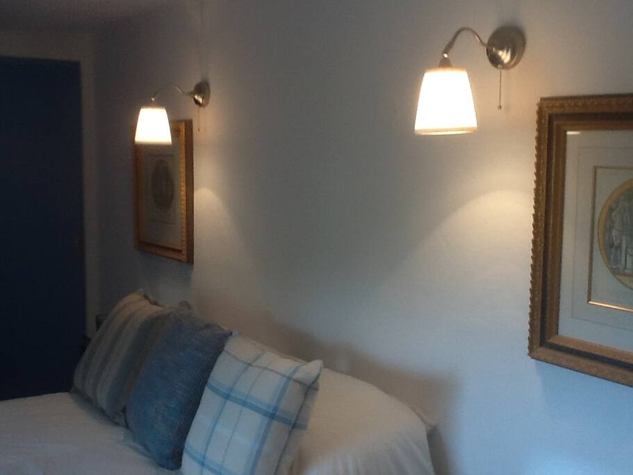 A very cosy bedroom, comfortable Queen size bed,and air conditioning.