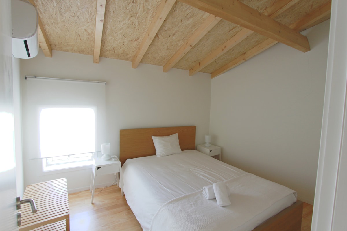 Room with a double Bed