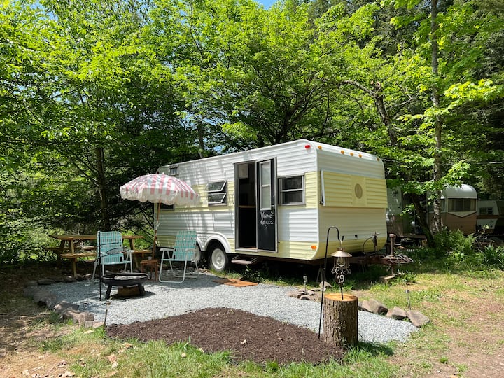 Upstate Catskills/Rv 1978 Vintage Camper "Shirley" Campers/RVs for
