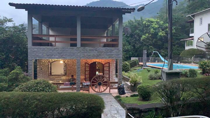 Casa 4 quartos, com piscina