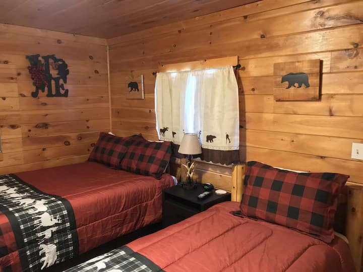 Black Bear Inn The Bear Den Hotels for Rent in Wellston, Michigan