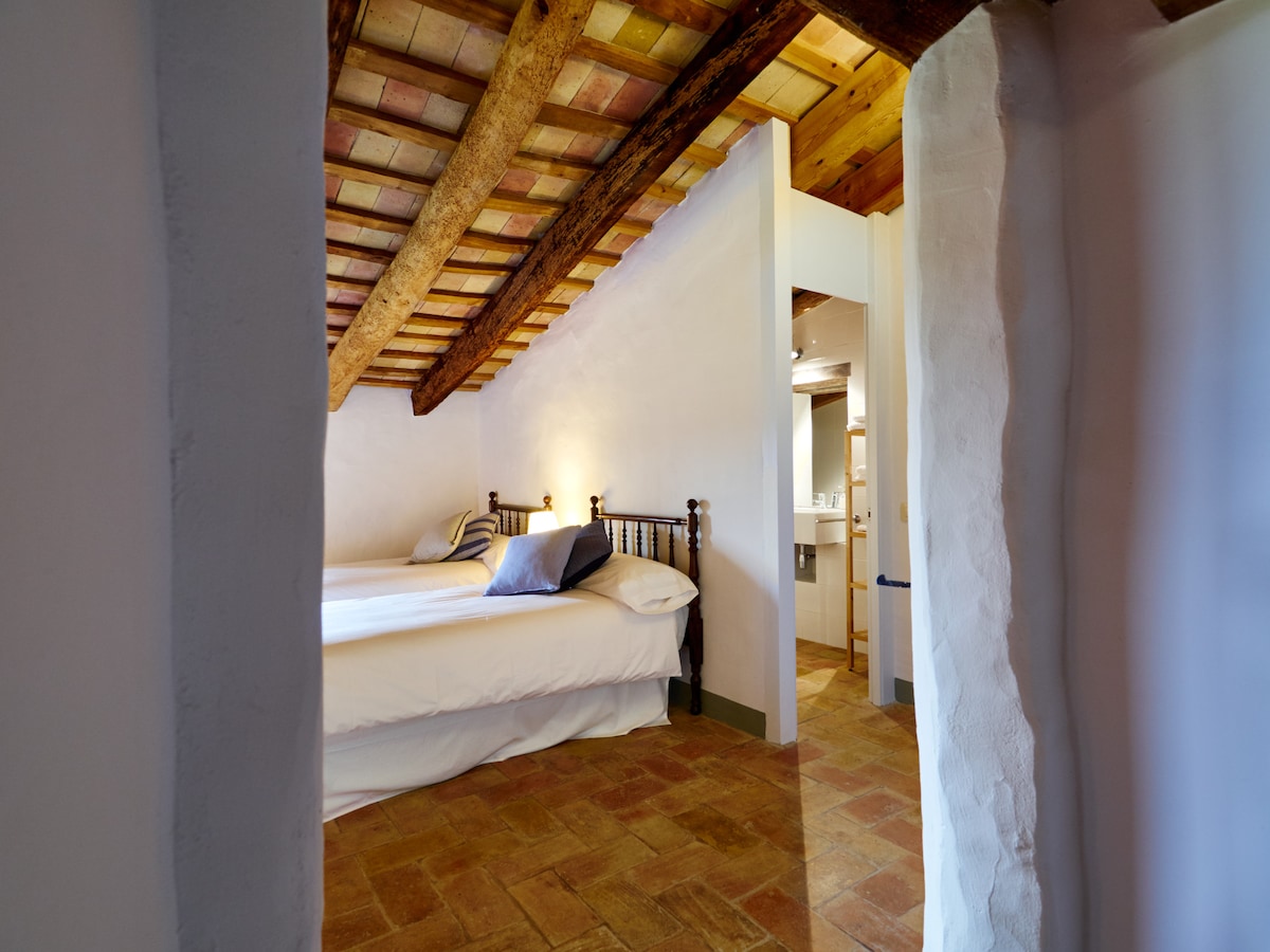 dvokrevetna soba sa zasebnom kupaonicom