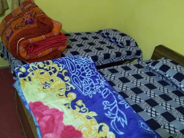 3 kreveta u svakoj sobi s toplim poplunom i dekama