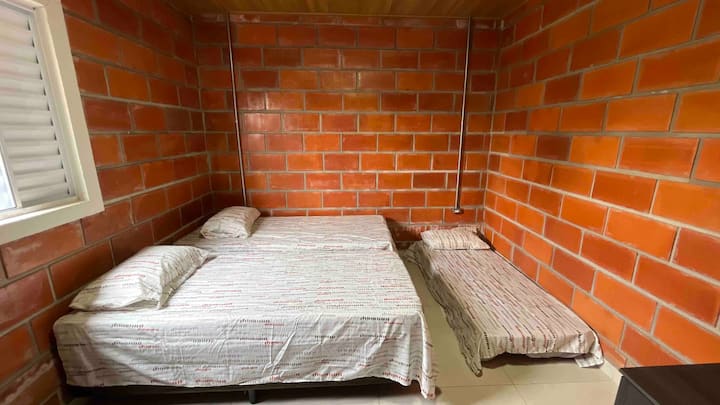 غرفة النوم 2