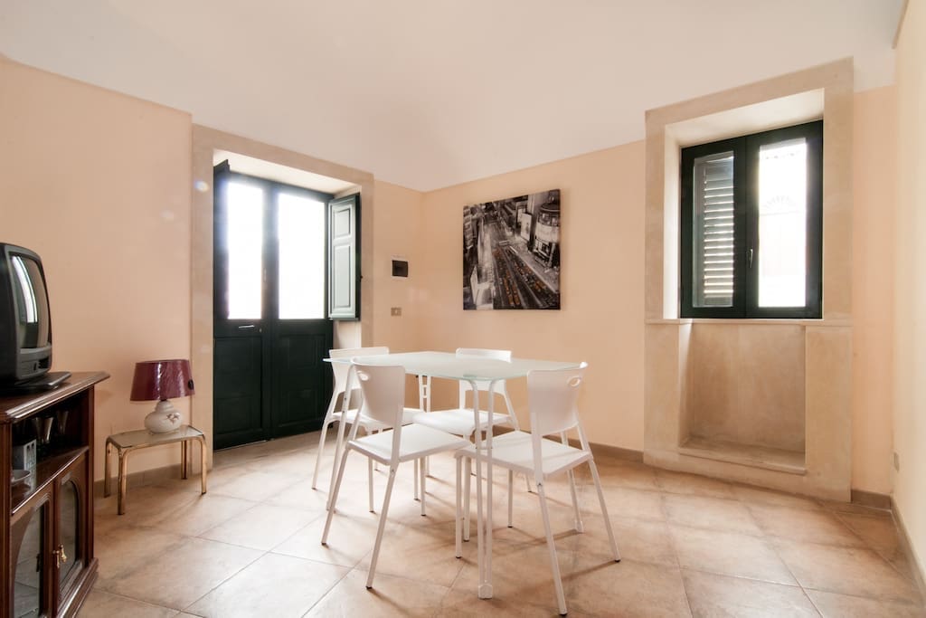 Ground floor entrance into kitchen area