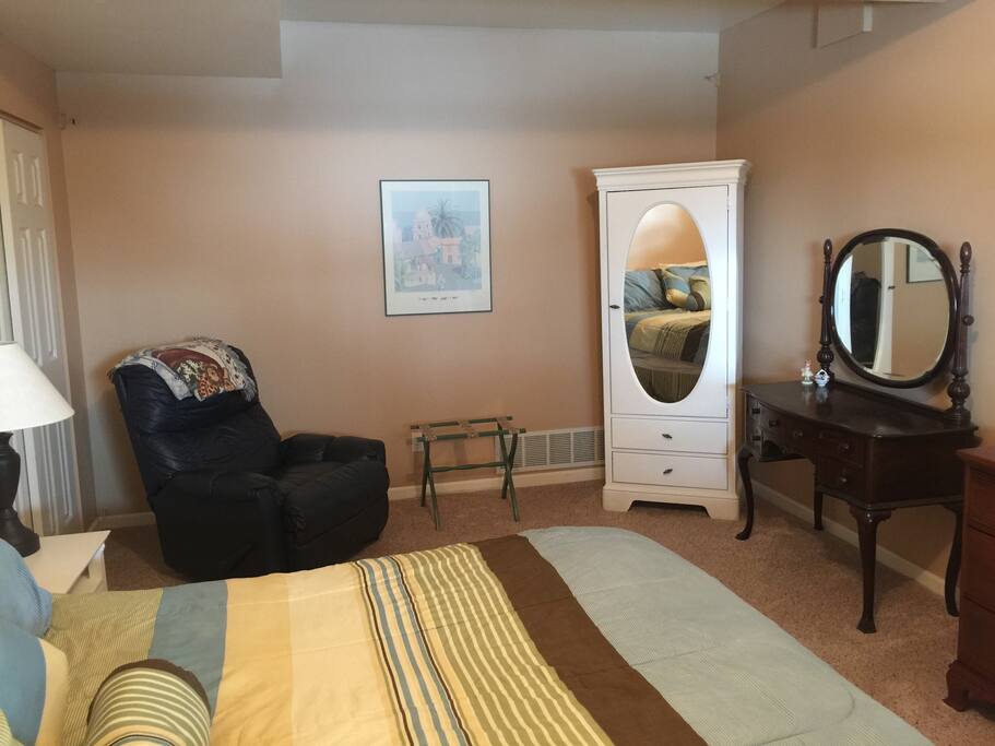 Main Bedroom (Sitting Area, Armoire, Vanity)