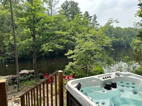 Private Forest River Rapid Cabin•Hot Tub•Pets OK