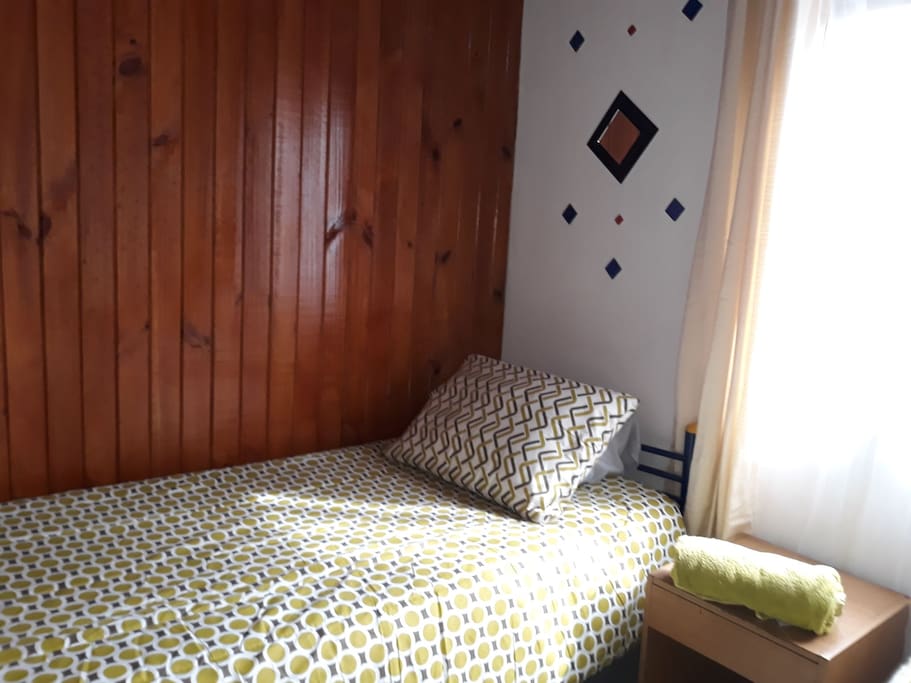 habitación con camas individuales