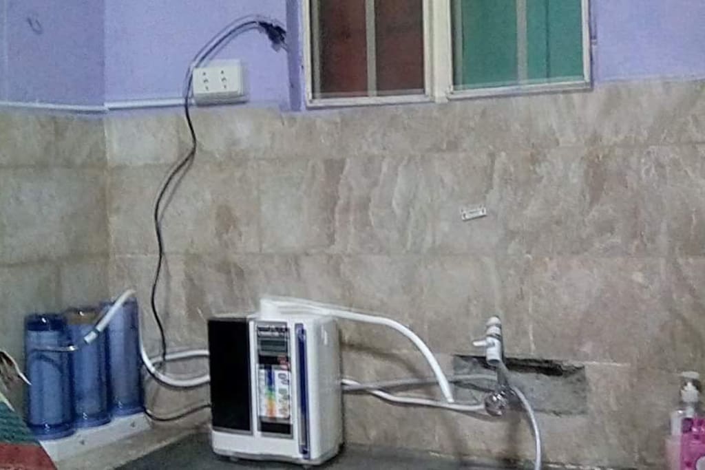 Kangen water machine gives guests complimentary alkaline water.