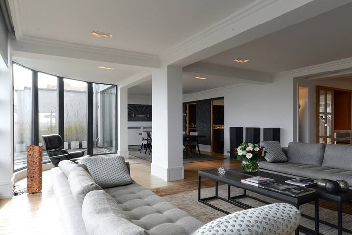 Penthouse ” le 401 ” with amazing view ! gallery image 3