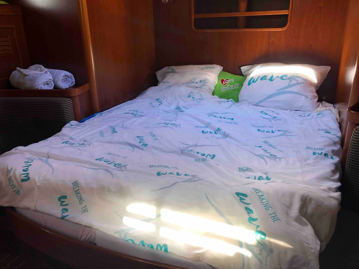 Krevati i madhësisë së kapitenëve është dhoma e gjumit që mund ta imagjinosh 