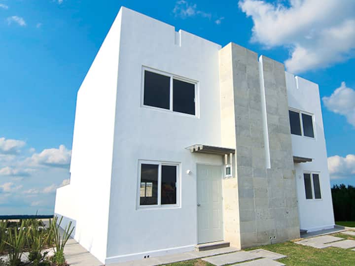 Casa Completa 2 Niveles Con Internet - Querétaro