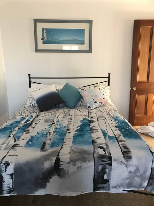 Queen bed