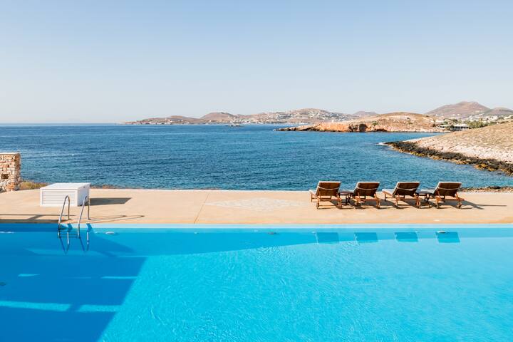 Waterfront Villa with Breathtaking Views