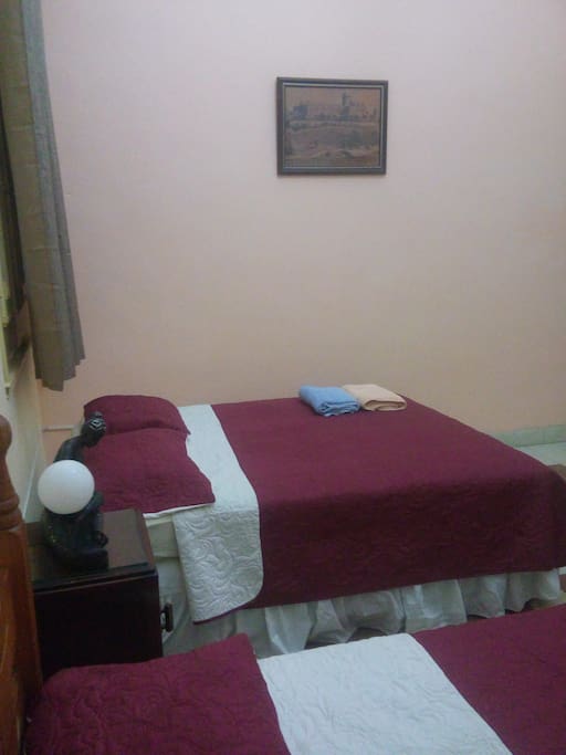 Habitación 1, decoración, cuadro, lámpara