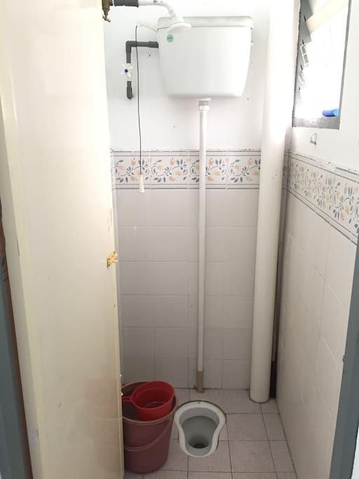 Toilet 2