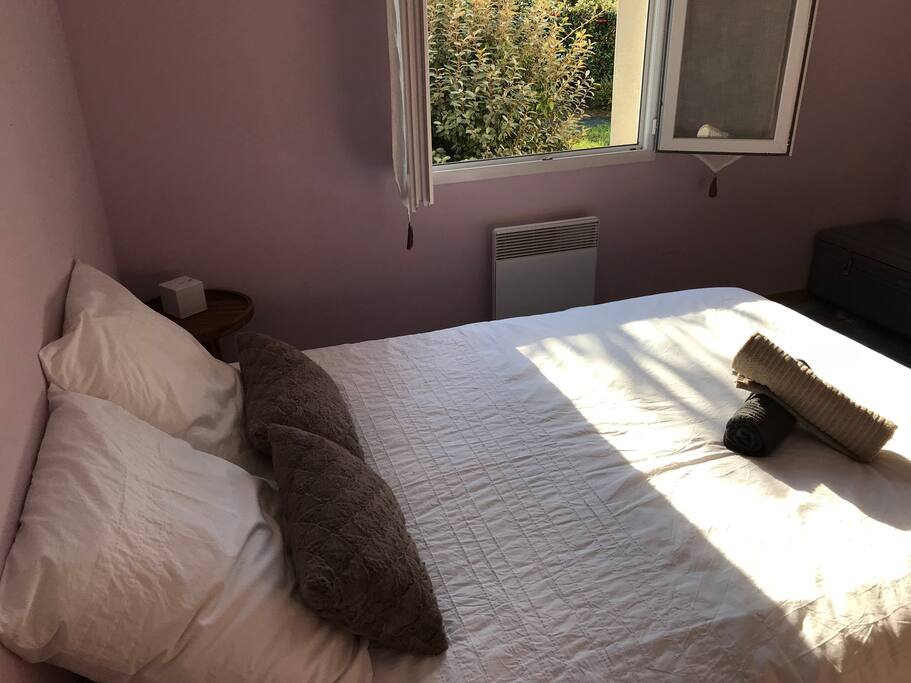Chambre lit double 140x200