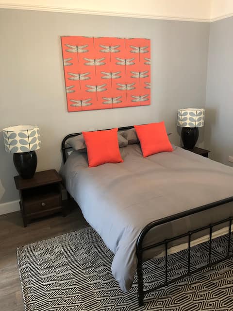 No.2 May Court - City Apartment