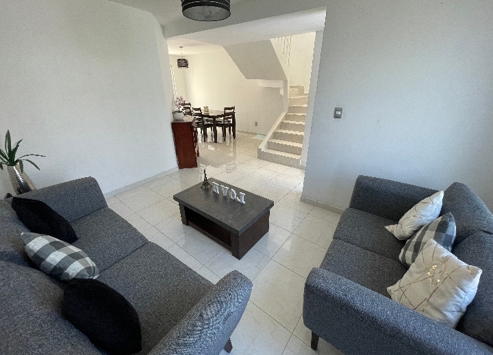 Airbnb con mejor rendimiento: Nice house, comfortable, safe area. Good location. en Celaya