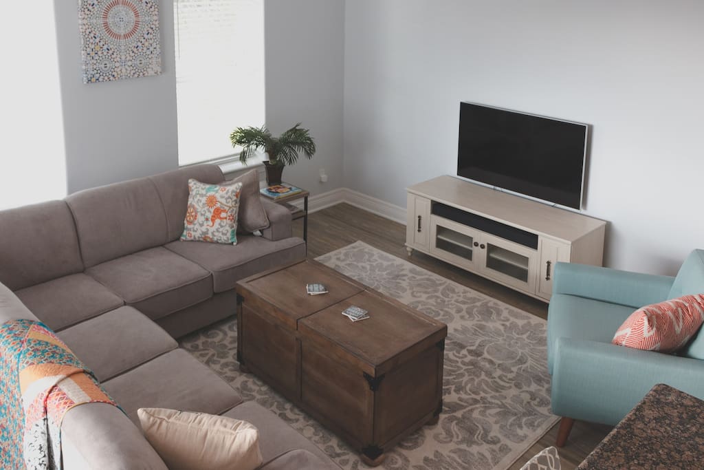 Living Area (Queen Roll-Out in Sectional)