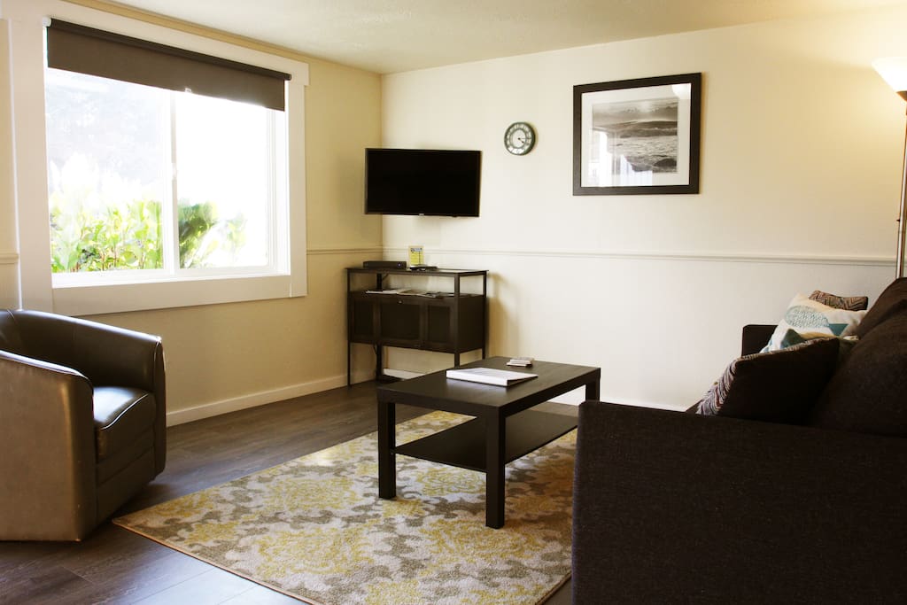 Cable, smart T.V. and Wi-Fi in every room
