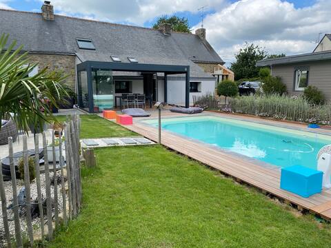 Auray Pool Longhouse