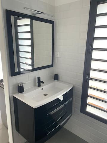 Entire home with Studio bedrooms in Reunion Island - Studio étang salé les bains, tout près de la mer