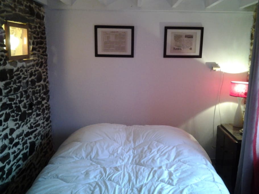 Lit 2 places en 140