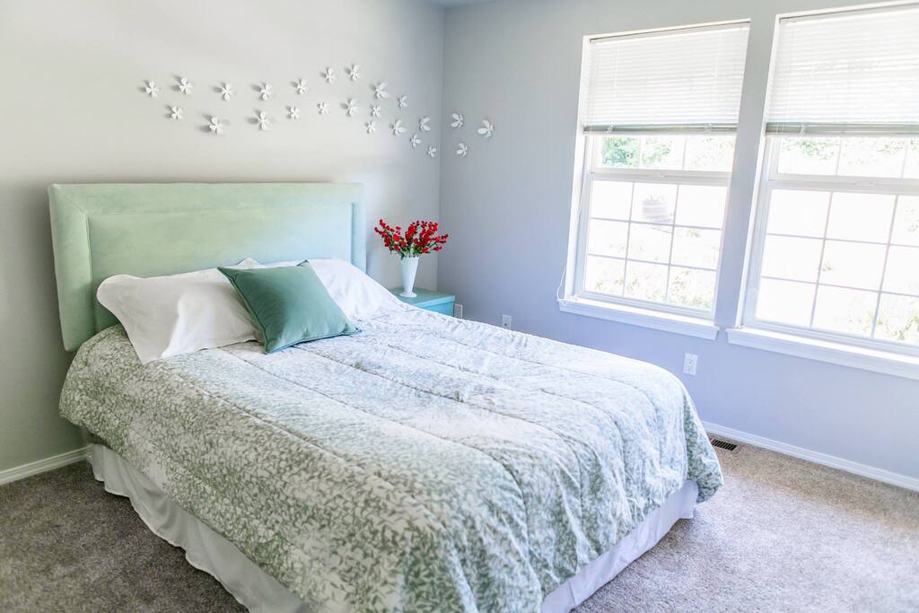 2nd Bedroom -- off of family room