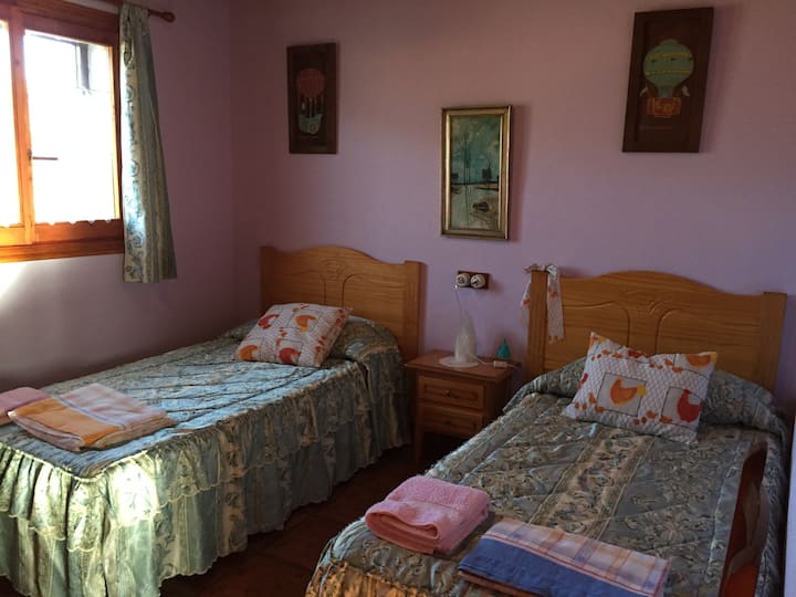 Chumba chenye vitanda viwili