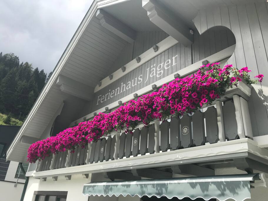 Ansicht Ferienhaus von Terrasse