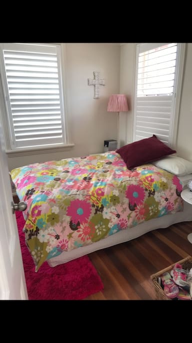 2nd bedroom