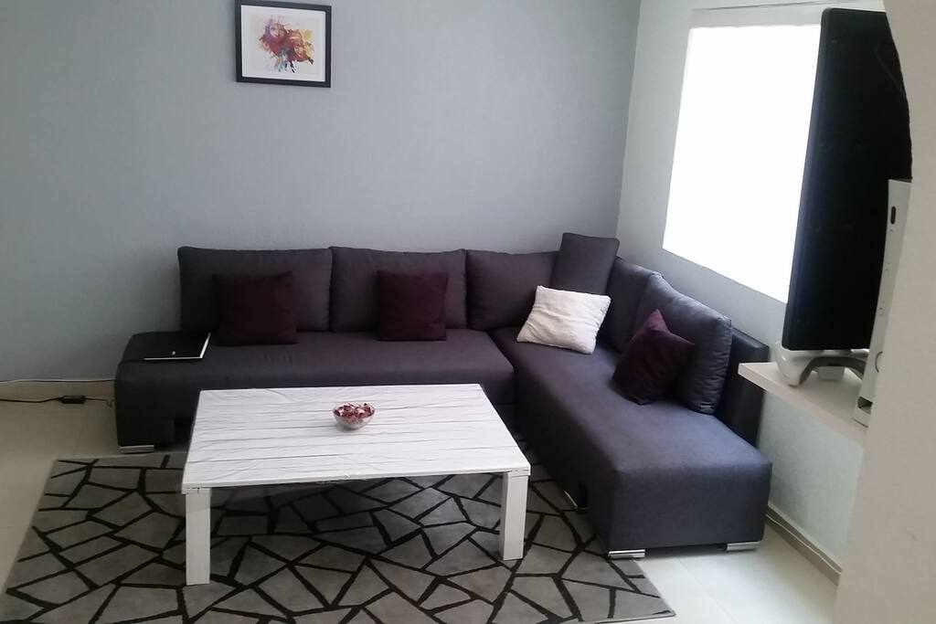 Hermosa sala para convivir con acceso a internet