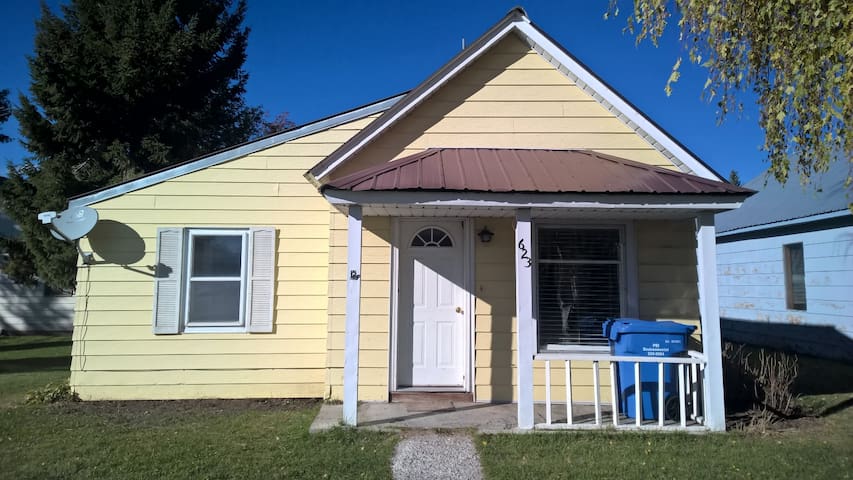 Lovely Ashton Home for Your Vacation Stay Sleeps 6