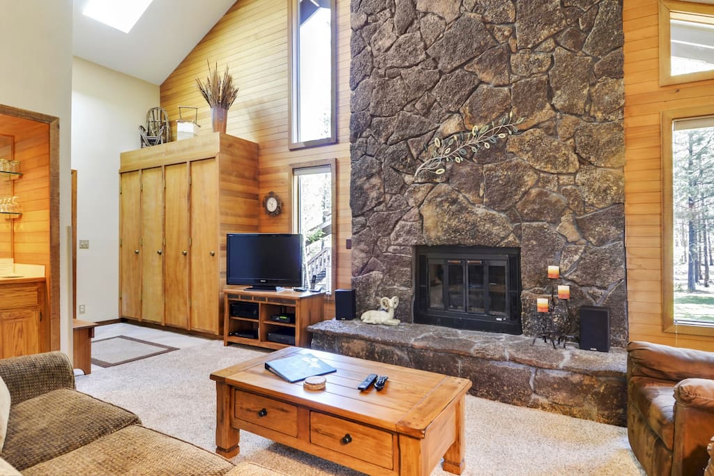 Furniture,Fireplace,Hearth,Entertainment Center,Coffee Table