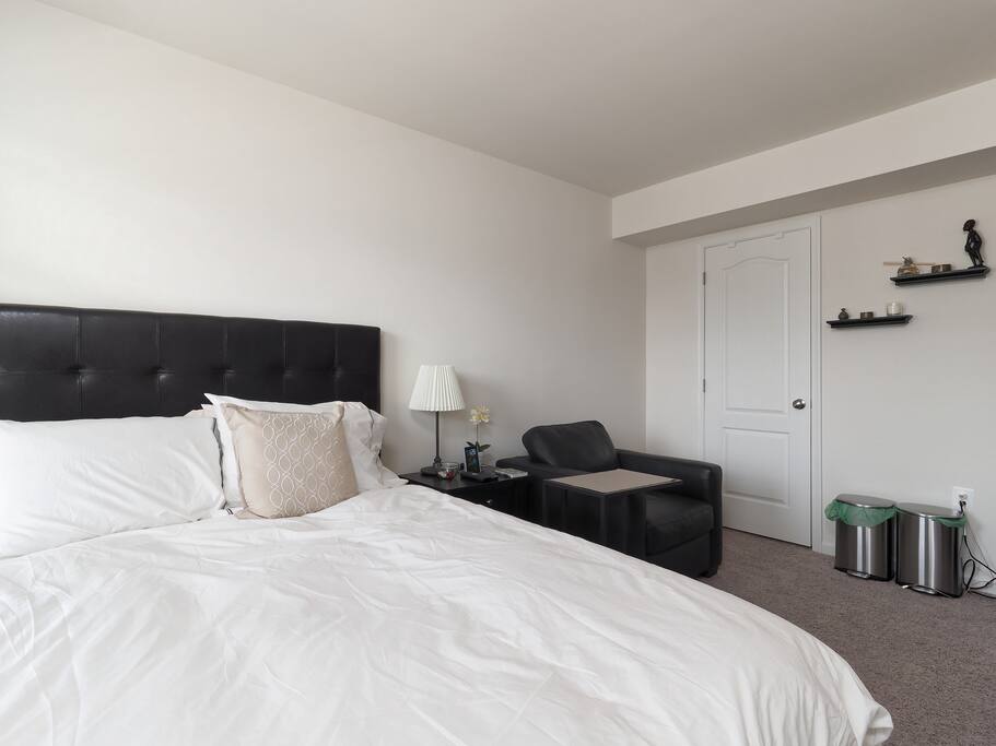 Includes comfortable and soft leather chair with laptop/eating table