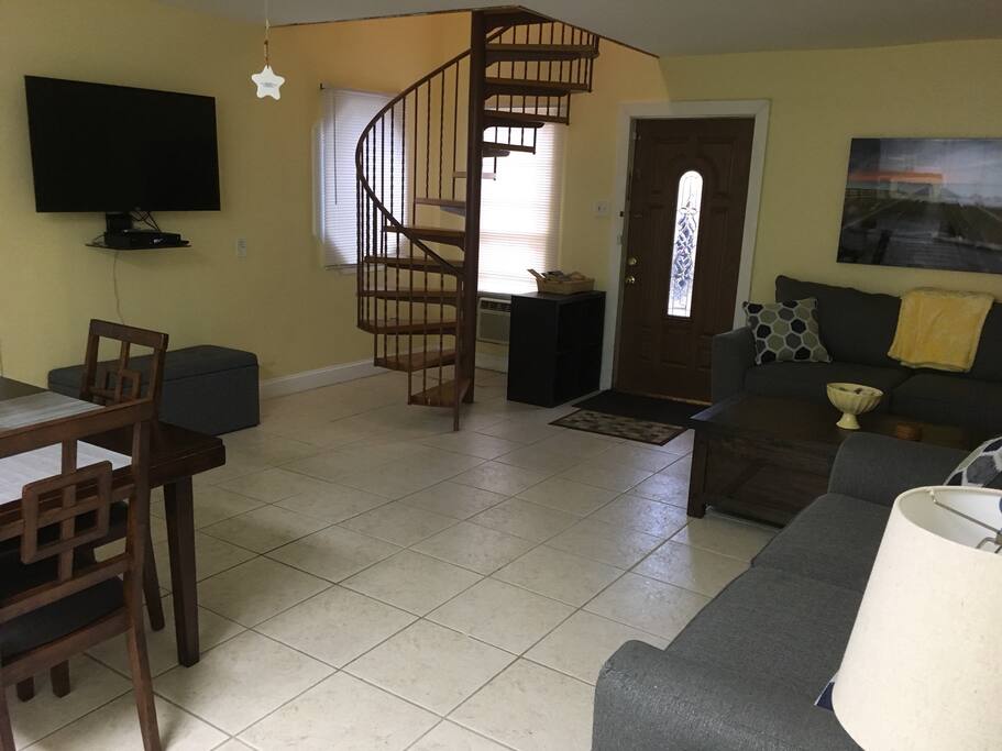 Tv, cable and WiFi available for your enjoyment. Complimentary Netflix.