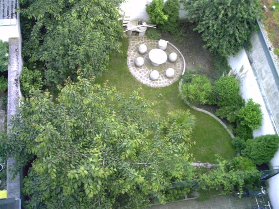 Garten mit Grillplatz